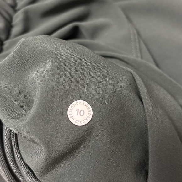 Lululemon Stretch High-Rise Crop 23" Smoked Spruce women’s size 10 - Picture 8 of 8
